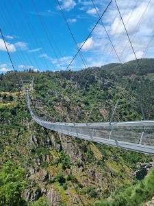 Ponte 516 Arouca vista da margem do Areinho